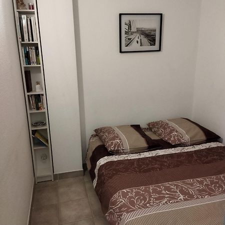 Sanary Sur Mer Appartement 30M2 T2 Avec Terrasse Piscine 10Min A Pied De La Plage Dış mekan fotoğraf