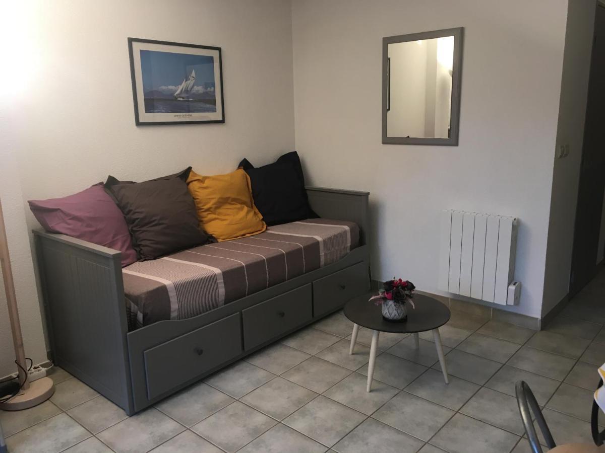 Sanary Sur Mer Appartement 30M2 T2 Avec Terrasse Piscine 10Min A Pied De La Plage Dış mekan fotoğraf