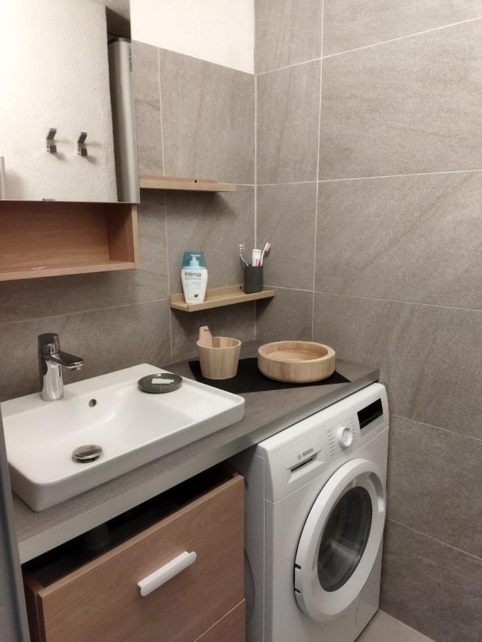 Sanary Sur Mer Appartement 30M2 T2 Avec Terrasse Piscine 10Min A Pied De La Plage Dış mekan fotoğraf