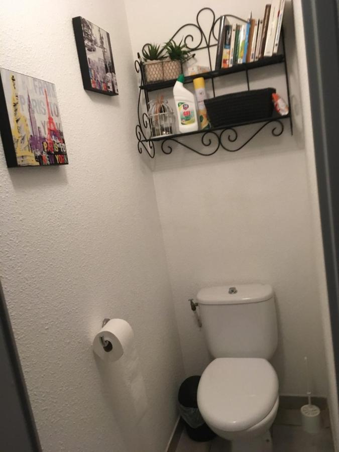 Sanary Sur Mer Appartement 30M2 T2 Avec Terrasse Piscine 10Min A Pied De La Plage Dış mekan fotoğraf